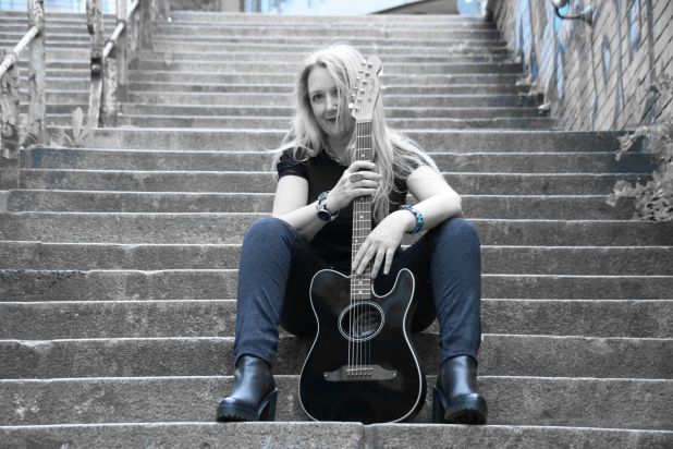 Christoph Wiatre, Gesang & Piano, Rhythm & Blues, Rock & Roll, Swing, tanzbar, SOLO .jpg