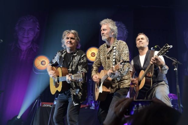 frontm3n-acoustic-tickets-header 2.jpg