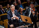 Herbert Blomstedt und die Elbphilharmoniker in Lübeck - Ein sinfonisches Fest mit einem 90-jährigen Dirigenten