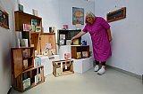 Die Künstlerin Monika Callies in ihrem "Kabinett der Träume" - Monika Callies „Kabinett der Träume“ in der Kunsttankstelle Lübeck