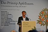 Bürgermeister Bernd Saxe eröffnet die Ausstellung - Das Prinzip Apfelbaum