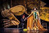Moritz von Cube (Fliegenbein), 
Simon Rudoff (Nesselbrand) - Der „Drachenreiter“ in einer Uraufführung im Großen Haus