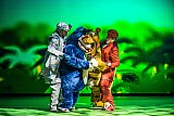 Christoph Schweizer (Baloo), Beomseok Choi (Shere Khan) - Giovanni Sollimas „Dschungelbuch“ als Comic-Oper im Theater Lübeck