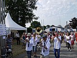 Bohuslan Bigband und Nils Landgren ziehen durch den Niendorfer Hafen - Jazz Baltica 2015 - Fotos von Hildegard Przybylla