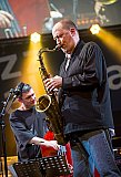 Das Marcin Wasilewski Trio spielt mit Joakim Milder (Saxophon) - Jazz Baltica 2015 Samstag - Fotos von Olaf Malzahn