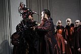Rigoletto, Amartuvshin Enkhbat | Graf Ceprano, Myunghun Yoo | Herren des Opernchors - Rigoletto in Kiel