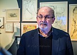 Salman Rushdie im Günter Grass-Haus. - Salman Rushdie ehrt Günter Grass