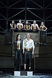 Rachel Behringer (Lucentio),
Will Workman (Bianca),
Astrid Färber (Petruchio),
Alina Rank (Tranio),
Patrick Berg (Katharina),
Peter Grünig (Baptista),
Maike Jüttendonk (Hortensio)
Foto: Kerstin Schomburg - Der Widerspenstigen Zähmung - William Shakespeare in den Kammerspielen