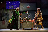Der satanarchäolügenialkohöllischen Wunschpunsch im Theater Kiel