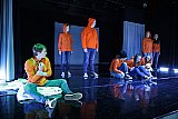Ensemble - Das Leben in einer Zeitkapsel beim "Spielclub 3" am Theater Lübeck: „Hundert Stunden Nacht“