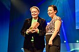 Der Dokumentarfilmpreis von der Gewerkschaft für die streitbaren Frauen Islands: Pamela Hogan für "The Day Iceland Stood Still" - Filmpreis-Gala der 66. Nordischen Filmtage Lübeck