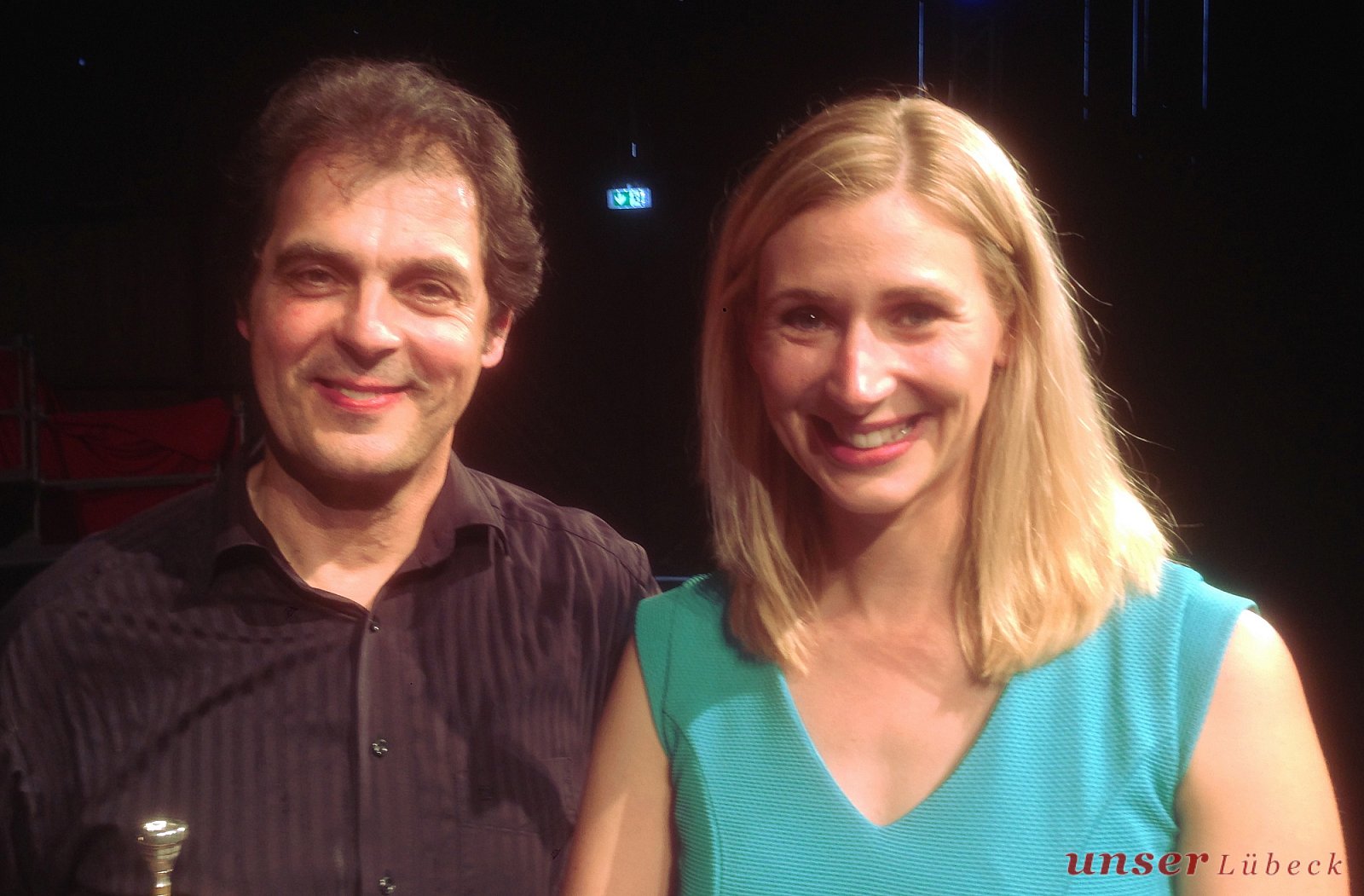 Joachim Pfeiffer (Hanse-Brass) und Andrea Gerhard (Moderatorin) - Kunst am Kai Crazy Brass