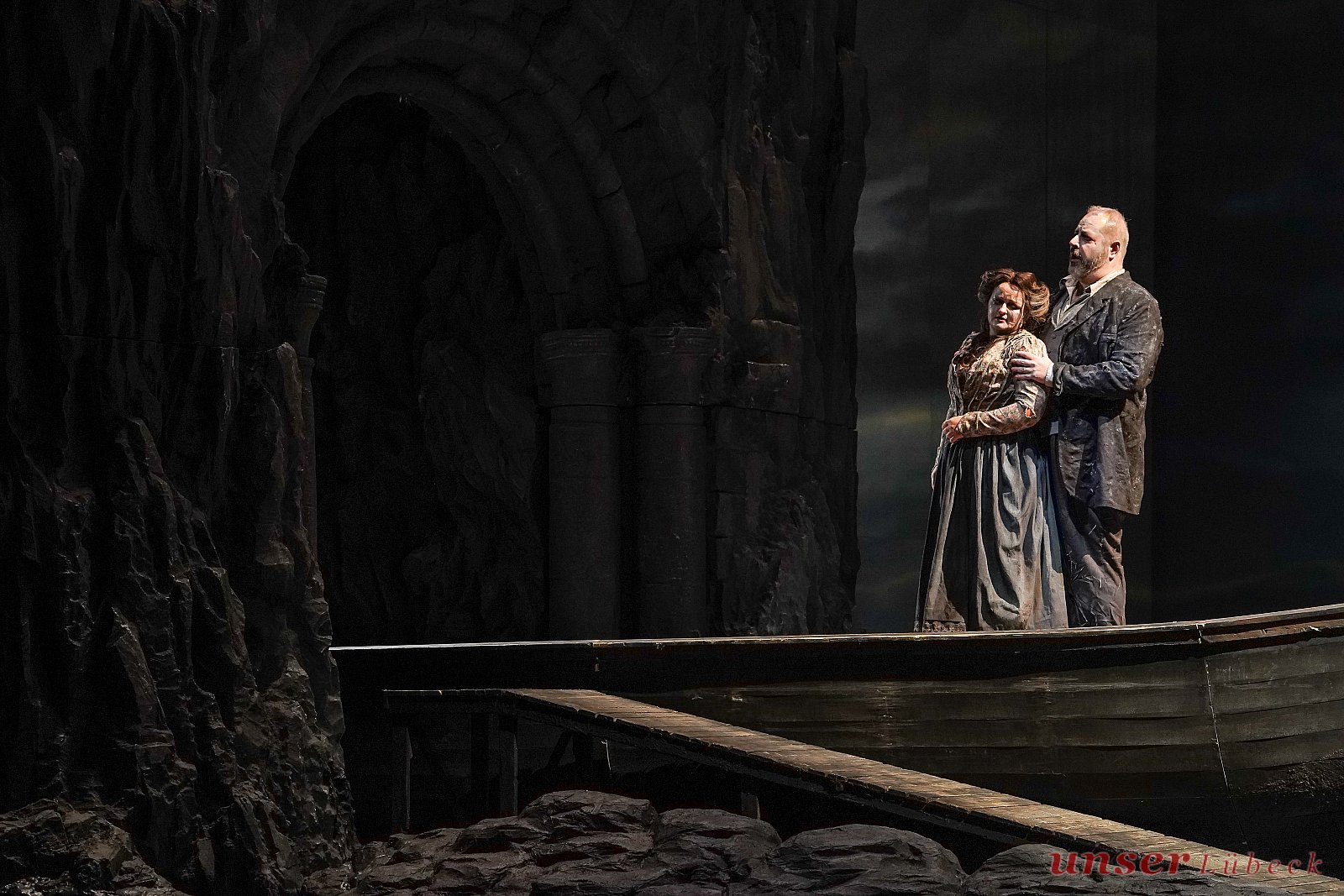 Oper Kiel: Ein verwirrender Abend mit Puccinis Operndrilling „Il ...