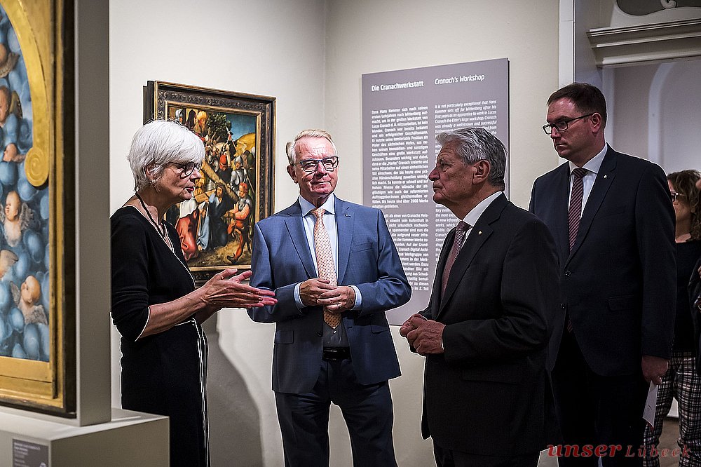 Joachim Gauck besucht die Ausstellung "Cranach - Kemmer - Lübeck"