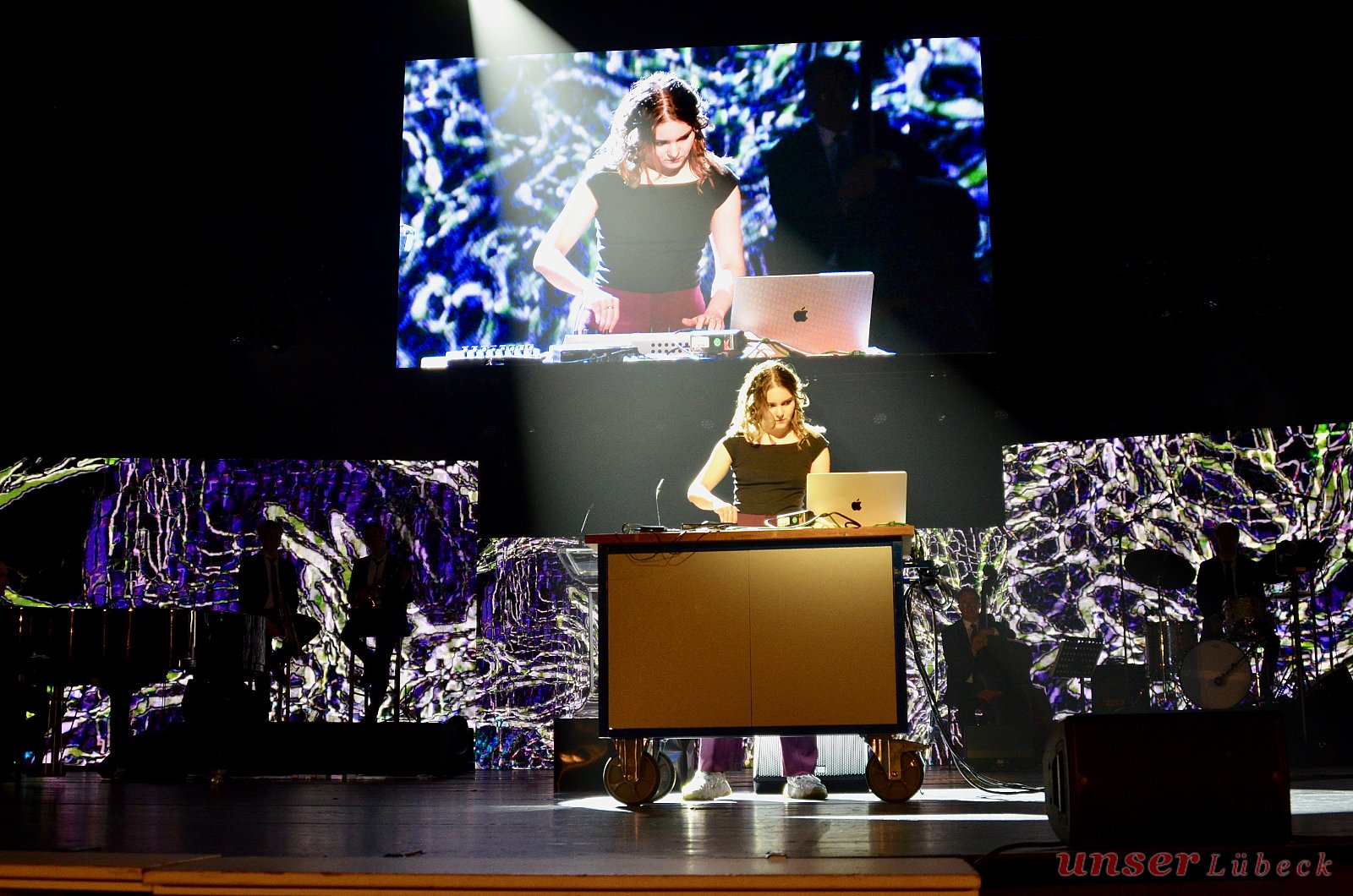 Krasser DJ-Set von Brenda Lee - Die Filmgala 2023 der Nordischen Filmtage Lübeck