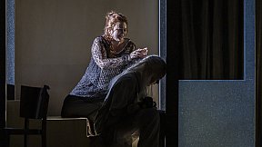 Lena Kutzner (Chrysothemis), Trine Møller (Elektra) - Strauss‘ „Elektra“ im Theater Lübeck